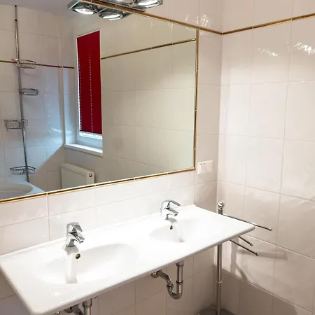 Apartment Z_woerthersee-apartment Mit Privatem Seezugang