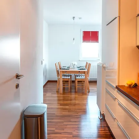 Apartment Z_woerthersee-apartment Mit Privatem Seezugang
