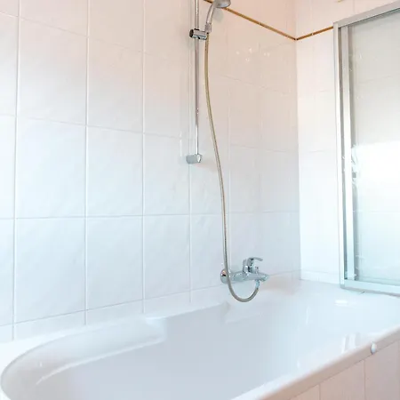 Apartment Z_woerthersee-apartment Mit Privatem Seezugang *