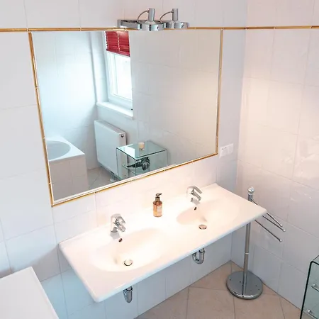 Z_woerthersee-apartment Mit Privatem Seezugang Apartment Portschach am Woerthersee
